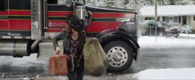 [laughs] - A Bad Moms Christmas