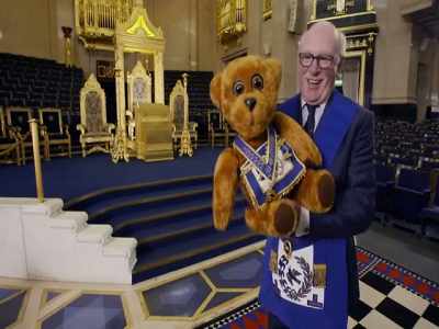 [laughs] - Inside the Freemasons