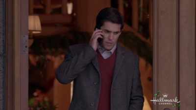 [laughs] - Christmas at Holly Lodge