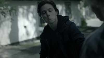 [laughs] - Eyewitness