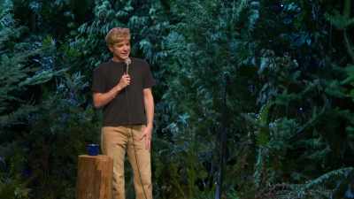 [laughs] - Mae Martin: SAP