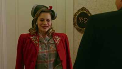 [laughs] You're a little
screwy, aren't you? - A Biltmore Christmas