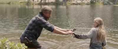 [laughs] You're so silly!
[water splashes] - The Girl on the Mountain