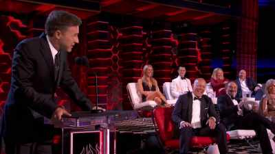 [ Laughter,
cheers and applause ] - Comedy Central Roast of Bruce Willis