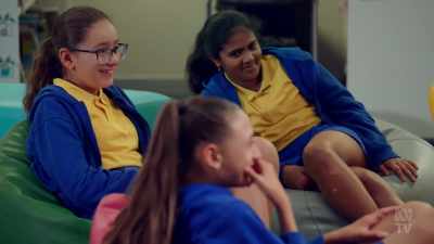 (LAUGHTER)
Doreen... (HOIKS) - The School That Tried to End Racism