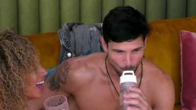 [ LAUGHTER ]
>> I DON'T THINK SO. - Love Island