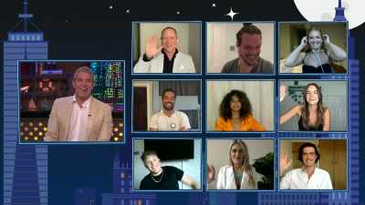 - [laughter]
- Now Gary raises his hand. - Below Deck Sailing Yacht
