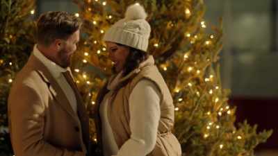 (laughter) - Mom's Christmas Boyfriend