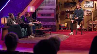 [laughter] - Super Maximum Retro Show