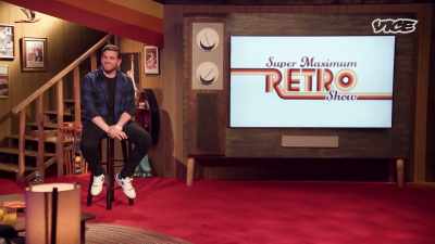 [laughter] - Super Maximum Retro Show
