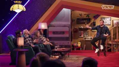 [laughter] - Super Maximum Retro Show