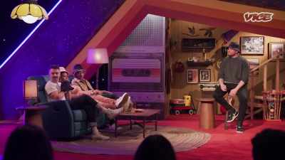 [laughter] - Super Maximum Retro Show