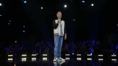 [laughter] - Nate Bargatze: Hello World