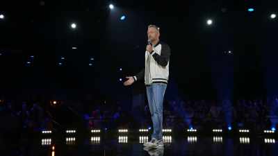 [laughter] - Nate Bargatze: Hello World