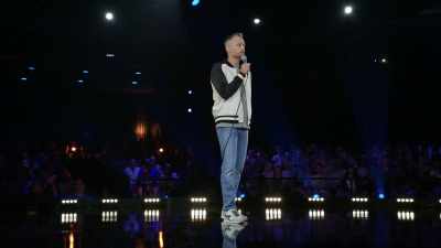 [laughter] - Nate Bargatze: Hello World