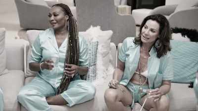[laughter] - The Real Housewives Ultimate Girls Trip