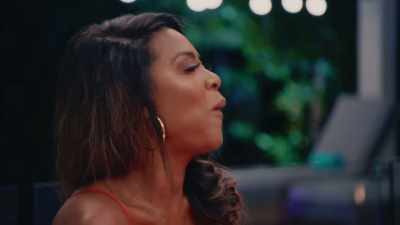 [laughter] - The Real Housewives Ultimate Girls Trip