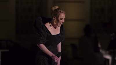 [laughter] - Adele One Night Only