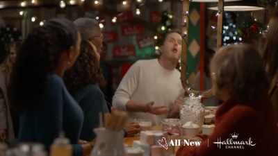 [laughter] - The Santa Stakeout