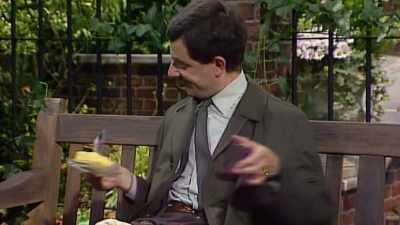 LAUGHTER - Happy Birthday Mr Bean