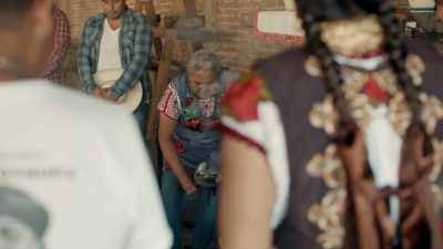 [laughter] - Eva Longoria: Searching for Mexico