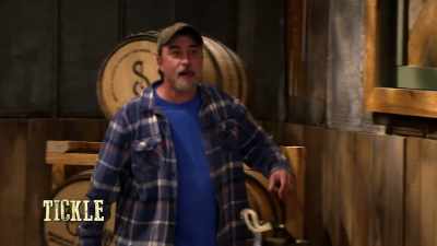 [laughter] - Moonshiners: Master Distiller