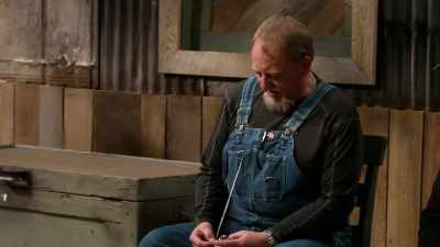 [laughter] - Moonshiners: Master Distiller