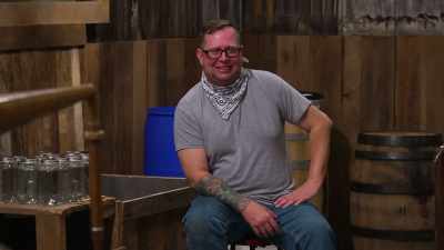 [laughter] - Moonshiners: Master Distiller