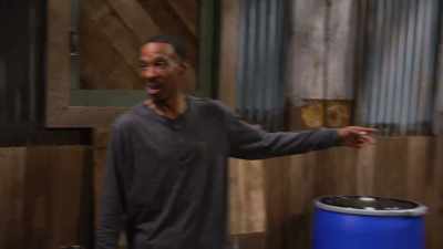 [laughter] - Moonshiners: Master Distiller
