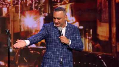 [LAUGHTER] - Russell Peters: Deported