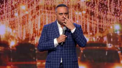 [LAUGHTER] - Russell Peters: Deported