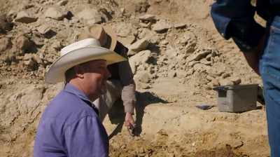 [ LAUGHTER ] - Dino Hunters