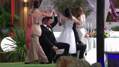 (LAUGHTER) - Love Island