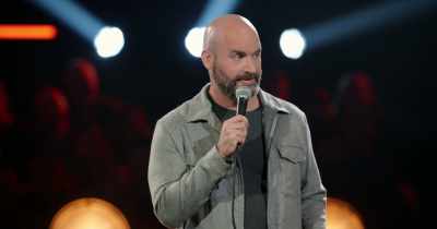 [laughter] - Tom Segura: Sledgehammer