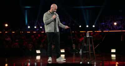 [laughter] - Tom Segura: Sledgehammer
