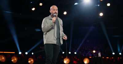 [laughter] - Tom Segura: Sledgehammer