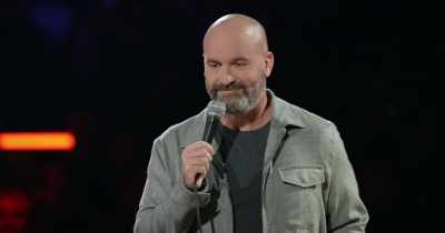 [laughter] - Tom Segura: Sledgehammer