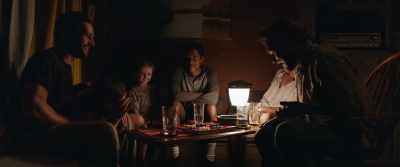 [laughter] - It Comes at Night