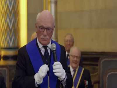 [laughter] - Inside the Freemasons