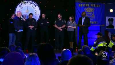 [laughter] - Jeff Ross Roasts Cops