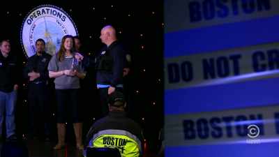 [laughter] - Jeff Ross Roasts Cops