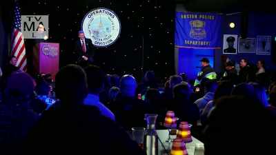 [laughter] - Jeff Ross Roasts Cops
