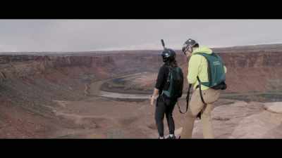 [laughter] - Fly