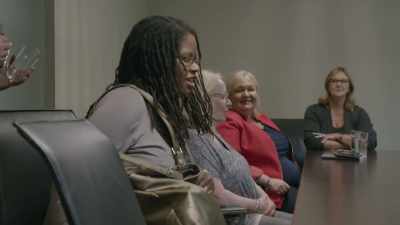 [laughter]
WOMAN: Hi, thank you. - Toxic Beauty