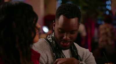 - [laughter]
- You're not feeling the scarf? - Sweet Life: Los Angeles