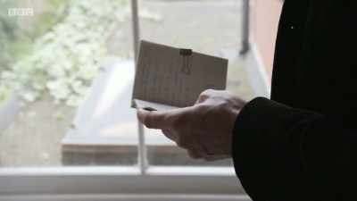 Laura and Robert must now take
on board the couple's conflicting - Your Home Made Perfect