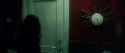 LAURA, THIS ROOM-- YOU GOTTA GET OUT. - The Number 23