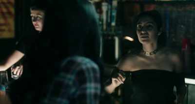 LAUREL: Hi, um,
rum and Coke, please. - Bit