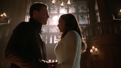 Laurel, I need you to do something for me. - Arrow