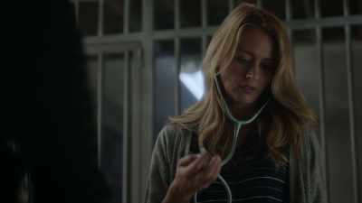 LAUREN:
She looks so small. - The Gifted